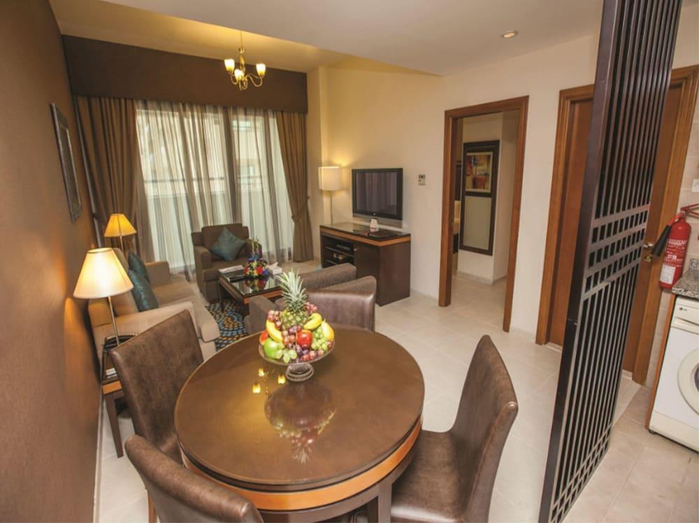 Xclusive Hotel Apartments Дубай Экстерьер фото