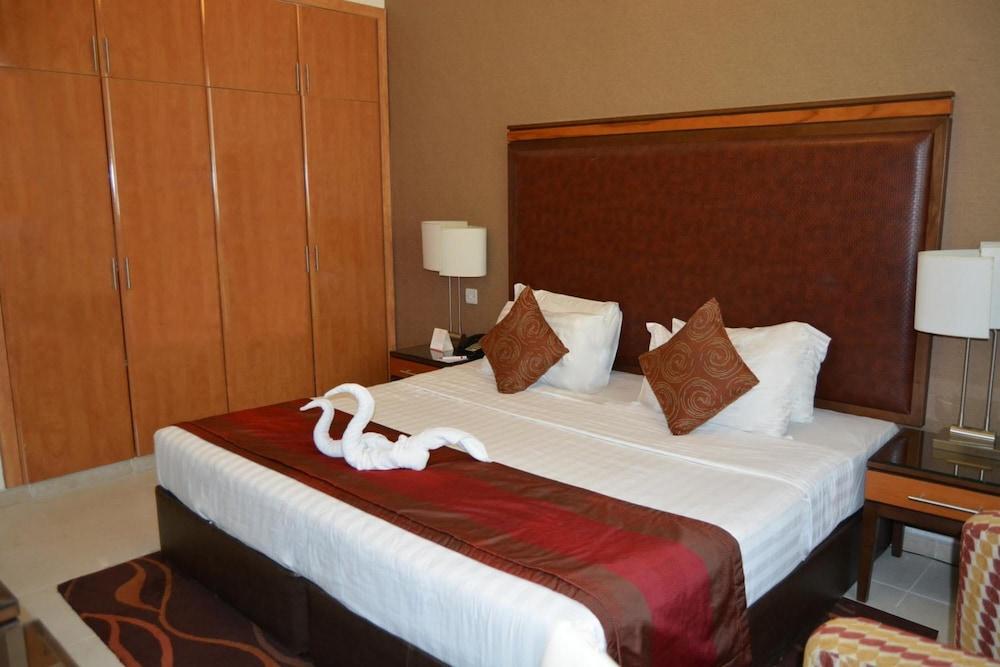 Xclusive Hotel Apartments Дубай Экстерьер фото