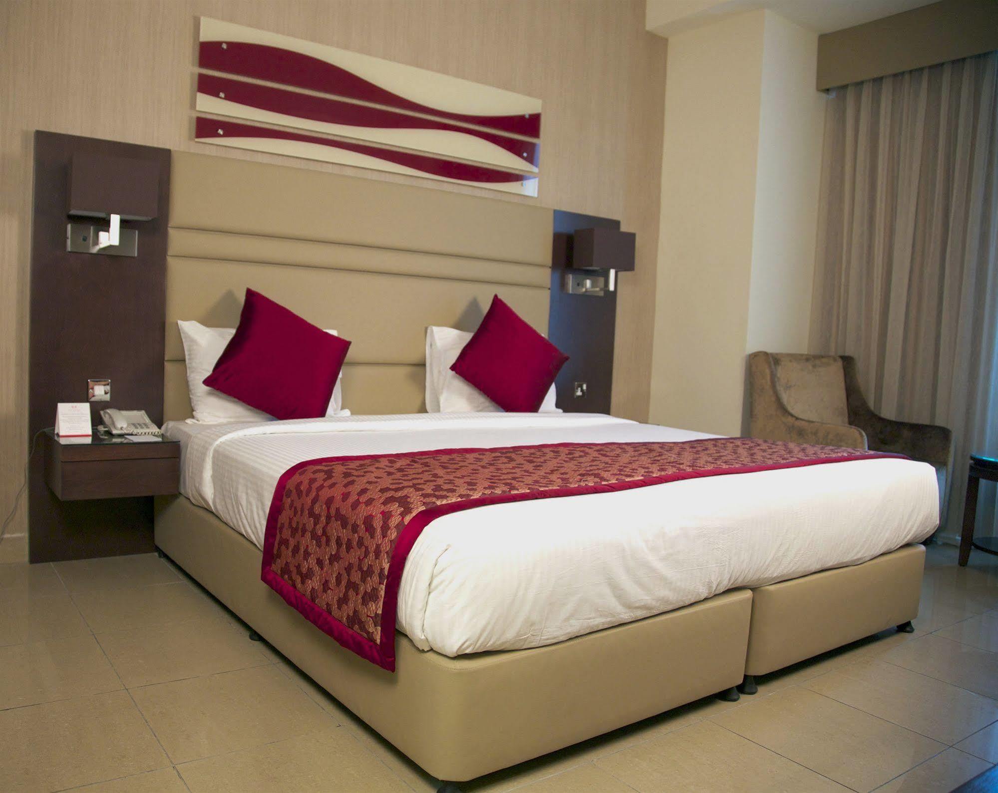 Xclusive Hotel Apartments Дубай Экстерьер фото